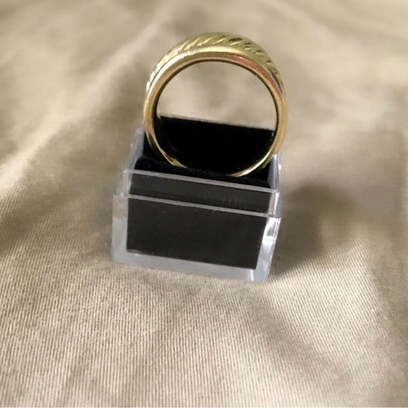 Authentic David Yurman solid Gold Ring (18K)(13.5grams) - Picture 7 of 9
